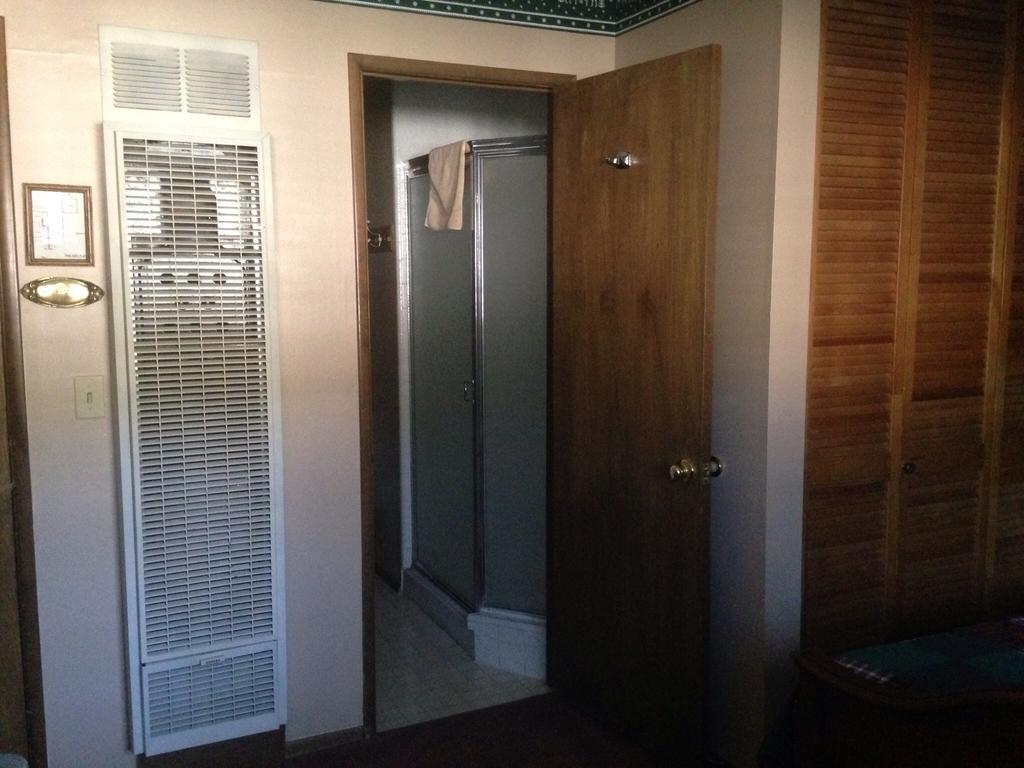 Switzerland Haus Bed And Breakfast Innビッグ・ベアー・レイク 部屋 写真