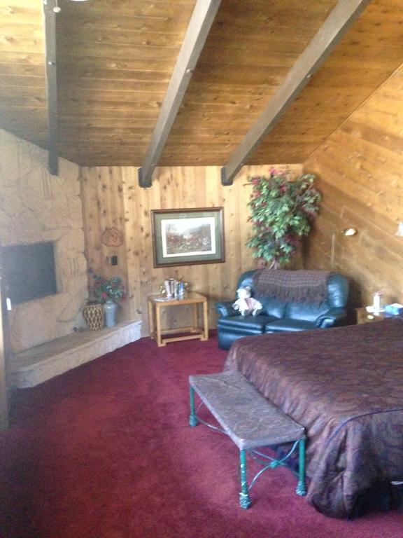 Switzerland Haus Bed And Breakfast Innビッグ・ベアー・レイク 部屋 写真