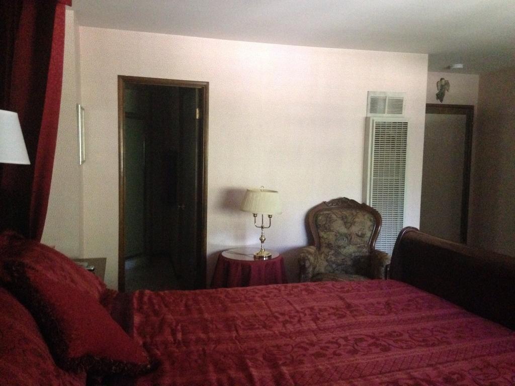 Switzerland Haus Bed And Breakfast Innビッグ・ベアー・レイク 部屋 写真